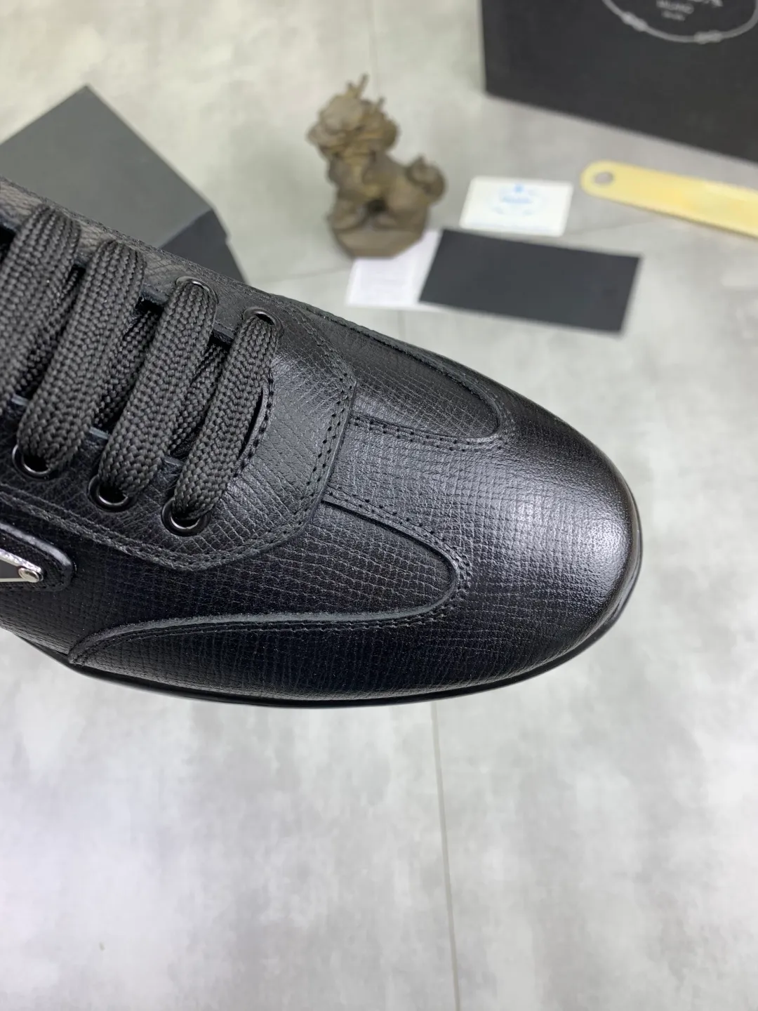 Men's Men's Shoes P400💰[New Style] The latest classic model of high-quality PRADA breathable and comfortable men's shoes is now on the official website, 1:1 copied, synchronized in Hong Kong, and on the same catwalk; all made of calfskin with breathable mesh fabric ➕Imported soft and comfortable sheep Leather lining, 🍡🍡original rubber outsole is non-slip and wear-resistant; comfortable to wear, attractive style, fine workmanship, and simple and neat shoe last, showing a man's courage and toughness, 👍size 38 to 44; 3⃣️colors🉑️ to choose from